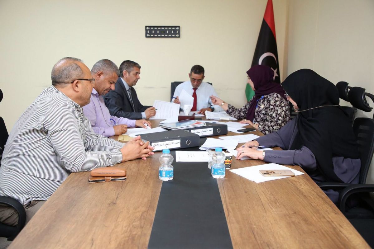 لجنة شؤون المعلمين تناقش المحضر الثالث عشر برئاسة وكيل الوزارة لشؤون المراقبات الدكتور "محسن الكبير" - وزارة التربية والتعليم لجنة شؤون المعلمين تناقش المحضر الثالث عشر برئاسة وكيل الوزارة لشؤون المراقبات الدكتور "محسن الكبير"