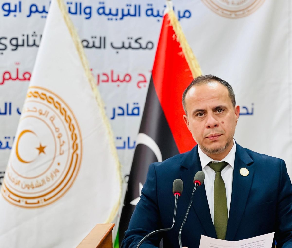 وزير التربية والتعليم يشهد حفل تكريم المتفوقات والقائمين على مبادرة "100 معلم سيبراني" بمراقبة أبو سليم - وزارة التربية والتعليم وزير التربية والتعليم يشهد حفل تكريم المتفوقات والقائمين على مبادرة "100 معلم سيبراني" بمراقبة أبو سليم