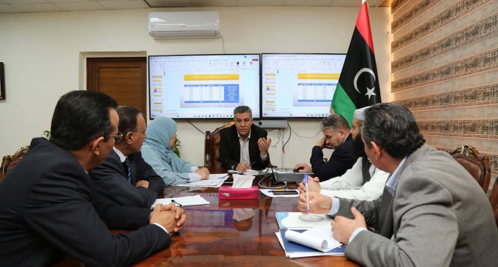 الوزير يترأس اجتماع لجنة الملاكات الوظيفية بالمؤسّسات التّعليمية - وزارة التربية والتعليم الوزير يترأس اجتماع لجنة الملاكات الوظيفية بالمؤسّسات التّعليمية