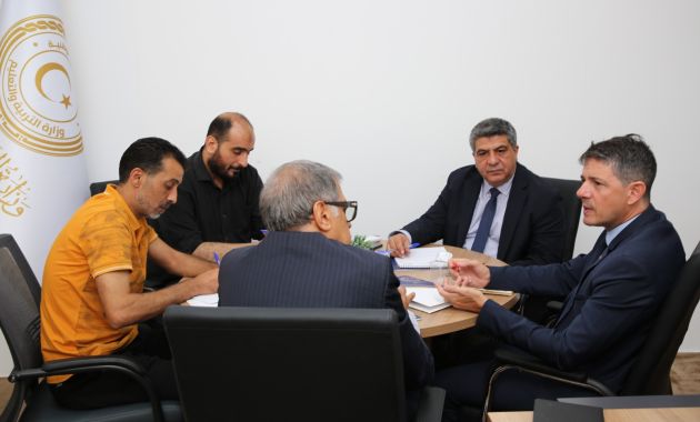 وفدٌ ليبي رفيع المستوى يُشارك في صياغة ميثاق المستقبل التربوي خلال قمة "تحويل التعليم +4" بباريس.