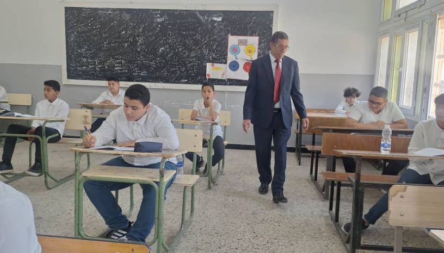 اجتماع تقني جمع عدداً من المختصين والمسؤولين بالوزارة مع وفد فني من شركة ليبيانا