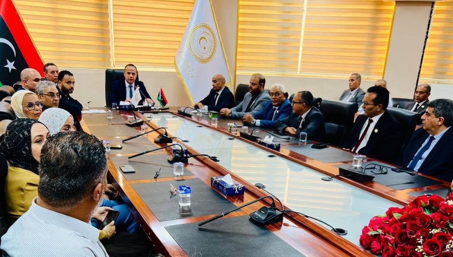 خلال اجتماعها اليوم .. إدارة الخدمة الاجتماعية والصحة المدرسية بالوزارة تستعد لإنطلاق فعاليات ملتقى الأخصائيين الاجتماعيين الأول، وتستعرض آليات تنفيذ مبادرة "طريقك اختيارك"