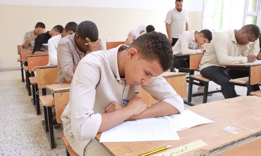 انطلاق امتحانات شهادة إتمام مرحلة التعليم الثانوي لـ 115110 طالب وطالبة في كامل تراب الوطن