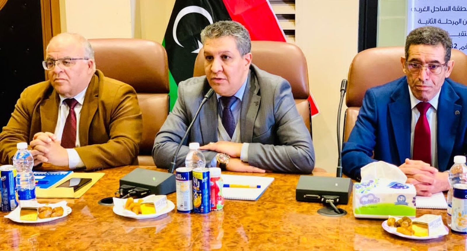 وزير التّربية والتّعليم يُناقش مع عُمداء بلديات الزاوية والساحل الغربي وضع آلية توزيع المرحلة الثانية من مدارس المُستقبل