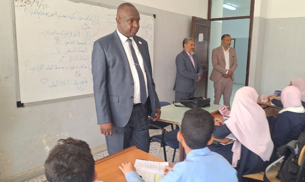 مديرا مكتب شؤون الوزير والمركز الوطني للامتحانات في جولة تفقدية لعدد من مدارس مراقبة جنزور
