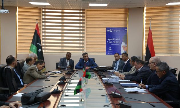 الوزير يَستقبل التلميذَين "همام اليونيسي"، و "جهاد مراجع" الفائزَين بذهبية وفضية البُطولة العربية الأولى لألعاب الرياضيات والمنطق