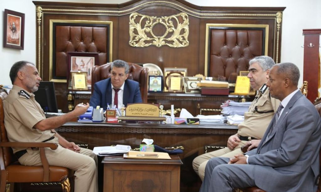 وزير التربية والتعليم يُناقش مع مدير إدارة المُرور والتراخيص إضافة دروس حول السلامة المرورية في المناهج الدراسية