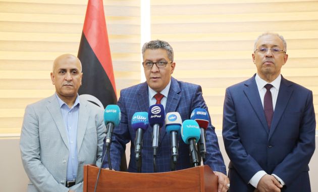 وزير التربية والتعليم يُشارك مدرسة أم السرايا حفل اختتام المرحلة الأولى من مبادرةِ تحدّي القراءة العربي