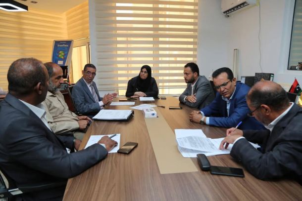 زيارة وكيلا الوزارة وعدد من مديري الإدارات بالوزارة لمراقبة التربية والتعليم ببلدية الأصابعة