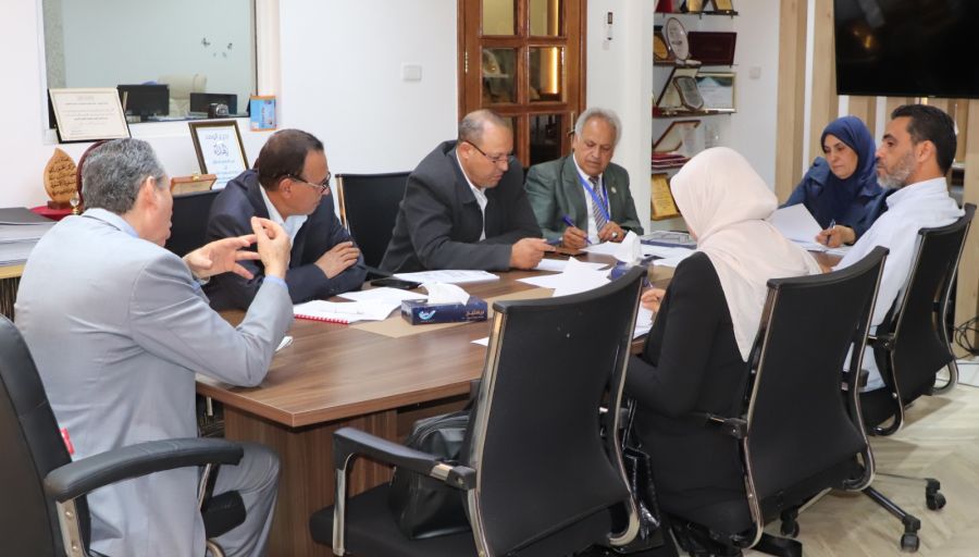 الوَزِير يتفقَّد سَير الدِّراسة في ترهونة ويُؤكِّد ضم صوته لمُعلِّميها المُطالبين بحقوقهم المَشروعة