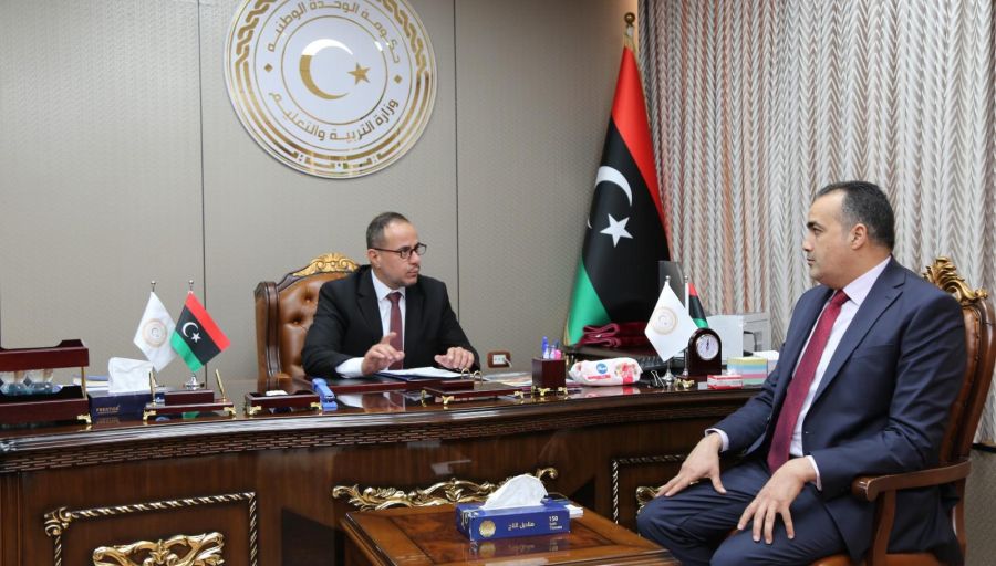 لجنَة قافِلة المعونات التَّعليمية بالوزارة تجتمع مع مُراقبي التَّعليم بالمنطقة الشرقية