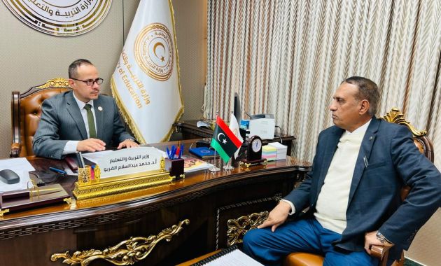 الوزير يتابع سير العمل بالمخازن الرئيسية لوزارة التربية والتعليم