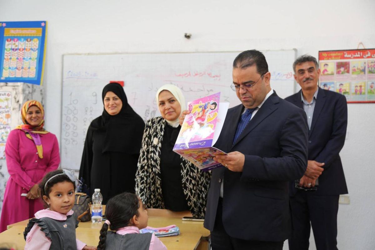وزير التربية والتعليم يتفقد سير العملية التعليمية بمدرسة الصريم للتعليم الأساسي بطرابلس المركز