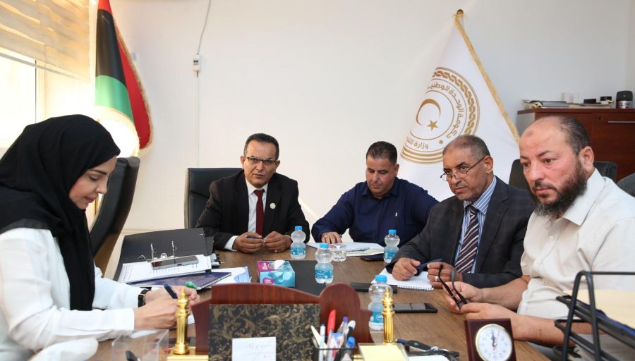 لجنة شؤون المعلمين تناقش المحضر الثاني عشر برئاسة وكيل الوزارة لشؤون المراقبات الدكتور "محسن الكبير"
