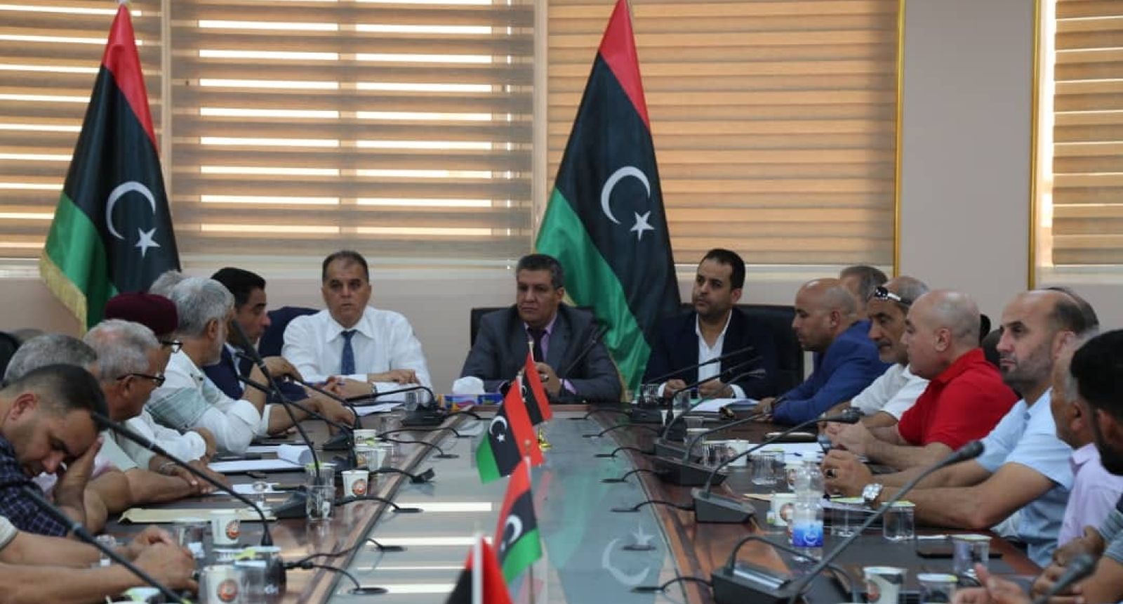 وَزِير التَّربية والتَّعليم يلتقِي بِمخاتير محلات بلدِية بنغازي الكُبرى