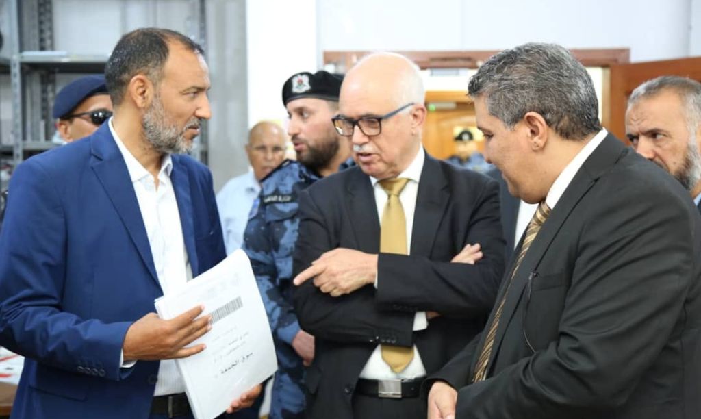 رَئِيس هَيئة الرَّقابة الإدارية يطَّلع على اِستعدادات إجراء اِمتحانات الشهادات العامة