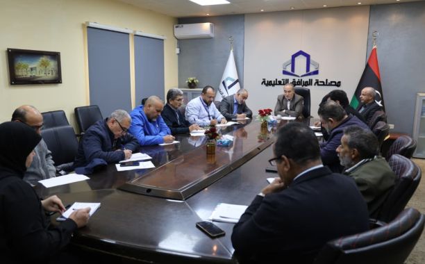 الوزير يعقد اجتماعاً مع وكلاء الوزارة ومستشاريه لمناقشة آليات العمل داخل الوزارة والجهات التابعة لها في تنفيذ خطة الـ100 يوم