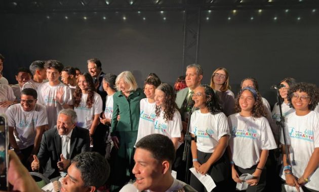 وزير التّربية والتّعليم – رئيس اللجنة الوطنية للتّربية والثقافة والعلوم، يبحث أفاق التّعاون والتّنسيق مع مجموعة من الوزراء، والمسؤولين، والقيادات والممثلين لِبعض الدّول الأعضاء، ومنظمة اليونسكو