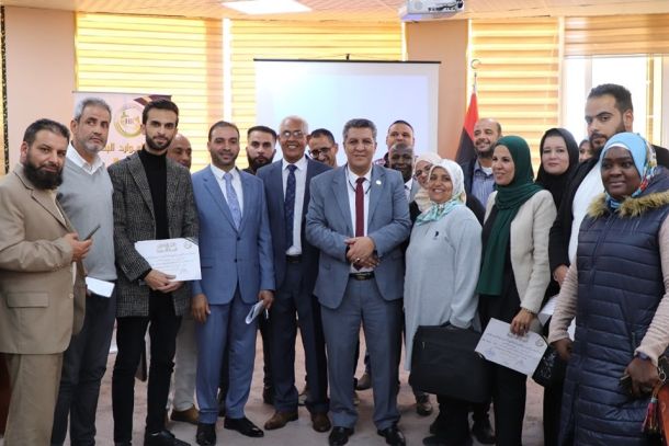 الوَزِير وَوكِيل الوزارة للشؤون التَّربوية ومدير مركز المناهج التَّعليمية يجتمعون مع أمين عام ورئيس وأعضاء برلمان أطفال ليبيا
