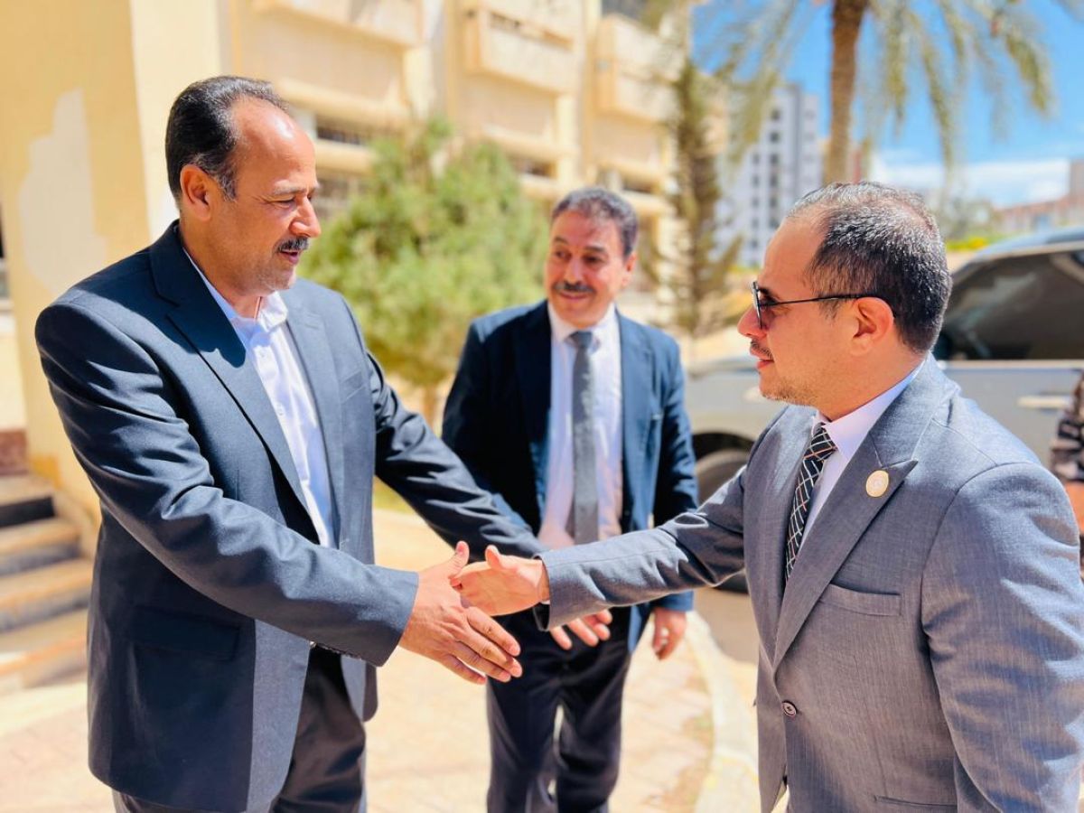 وزير التربية والتعليم يجري زيارة إلى ديوان مراقبة التربية والتعليم ببلدية زليتن