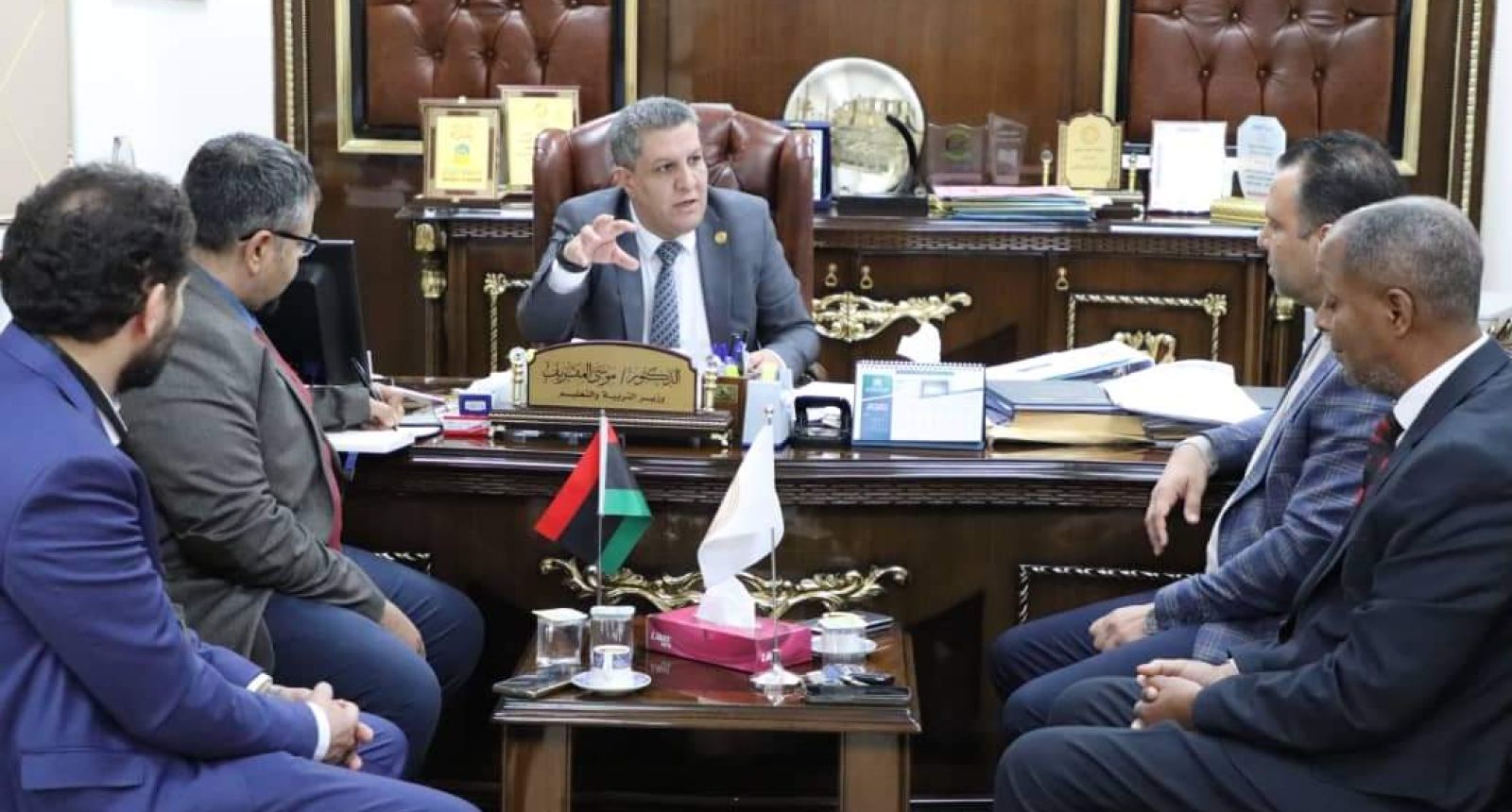 الوَزِير يبحث مع إدارة شَركة ليبيا للاتِّصالات والتَّقنية جهود التَّحوّل الرَّقمي