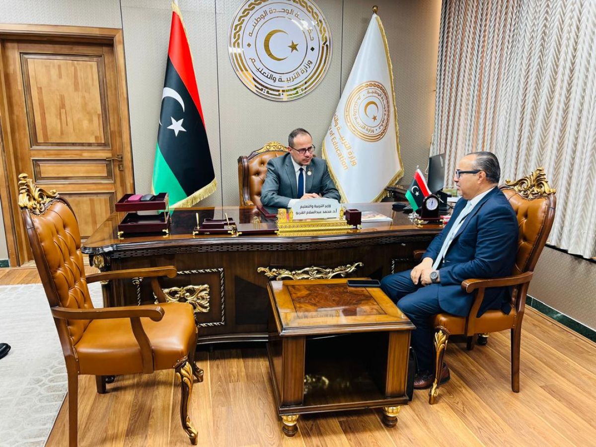 وزير التربية والتعليم يناقش مع إدارة رياض الأطفال التحديات التي تواجه المرحلة