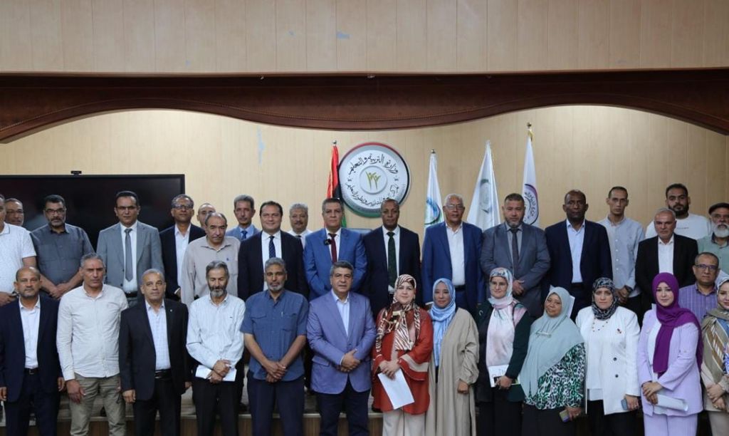الوزير يشهد افتتاح الدورة التّدريبية المعنونة "الاستشراف من أجل اتخاد القرار"