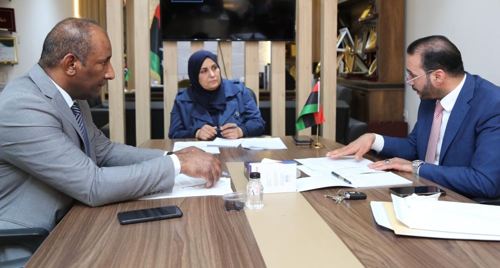 وكيل الوزارة للشؤون التربوية تتابع مؤشرات تنفيذ المناهج ومستجدات امتحانات الشهادات العامة