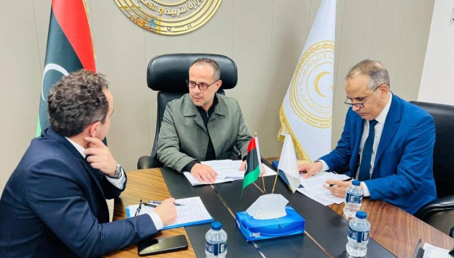 وَزِير التَّربية والتَّعليم يَجتمع بِمديري مراكز رعاية الموهوبين والمتفوِّقين في 8 بلديات ليبية