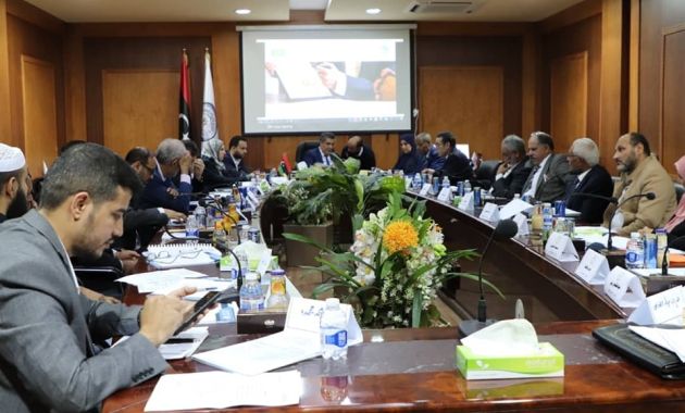 الوزِير يحضر حَفل تكريم مدرسة قراقرة للتَّعليم الأساسي ببلدية الغريفة في خِتام زيارتهم لمدينة طرابلس