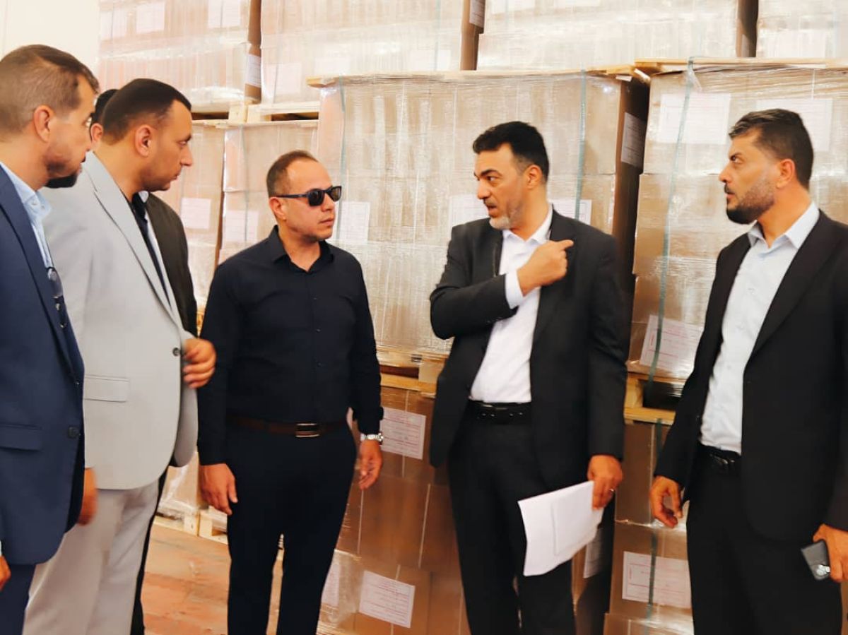 وزير التربية والتعليم الدكتور محمد القريو يجري زيارة تفقدية إلى المخازن الرئيسية للكتاب المدرسي بتاجوراء