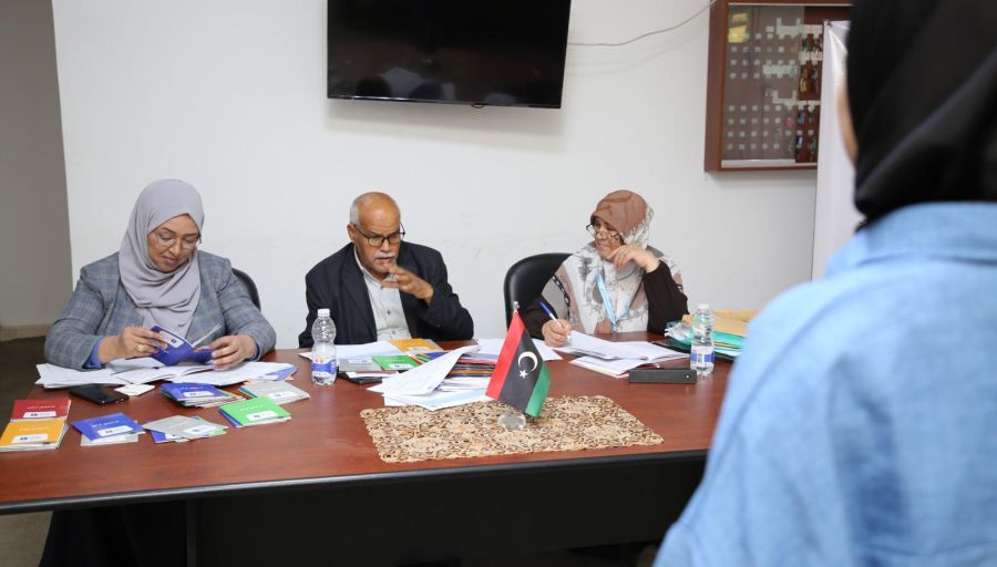 بتوجيهات من السيد رئيس مجلس الوزراء، عقد السيد وزير التعليم اجتماعًا مع السيد محمد الفاضل جبران، رئيس لجنة التظلمات بديوان مجلس الوزراء، خُصّص لمتابعة ملف الطلاب الليبيين الدارسين بمدرسة الجالية الباكستانية