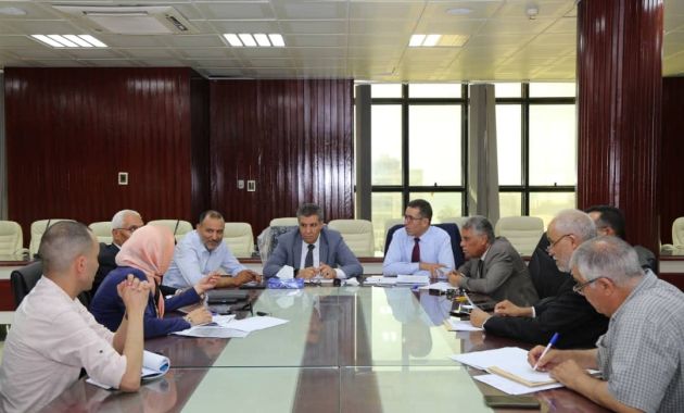 الْوزِير يحضر الحَفل الخِتامي لدَّورة "فَن الإدارة العامة وَأسالِيب القِيادة"