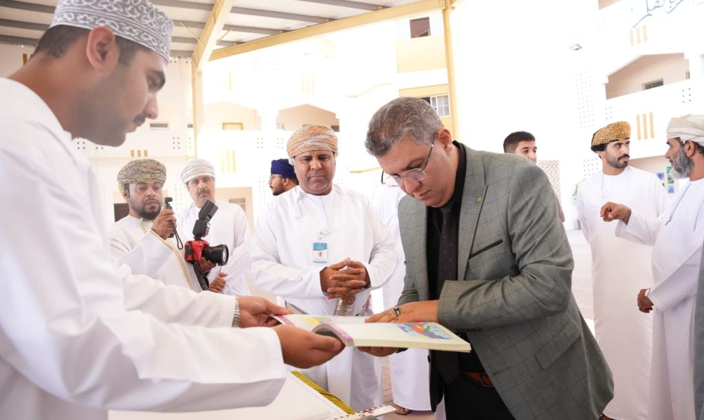 وزير التّربية والتّعليم يبدأ زيارة رسمية إلى سلطنة عُمان