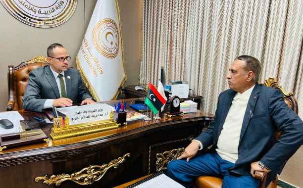 وكيل الوزارة للشؤون التربوية تتابع مؤشرات تنفيذ المناهج ومستجدات امتحانات الشهادات العامة