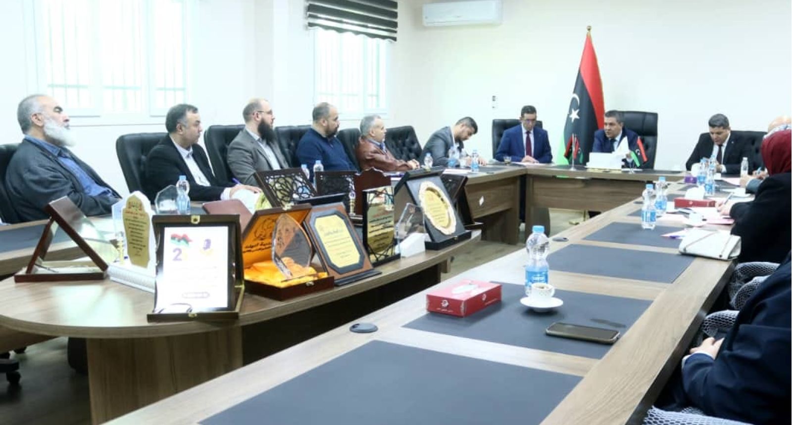 وزير التّربية والتّعليم يعقد اِجتماعاً بِمديري المكاتب ورؤساء الأقسام بِمراقبة التّربية والتّعليم مِصراتة