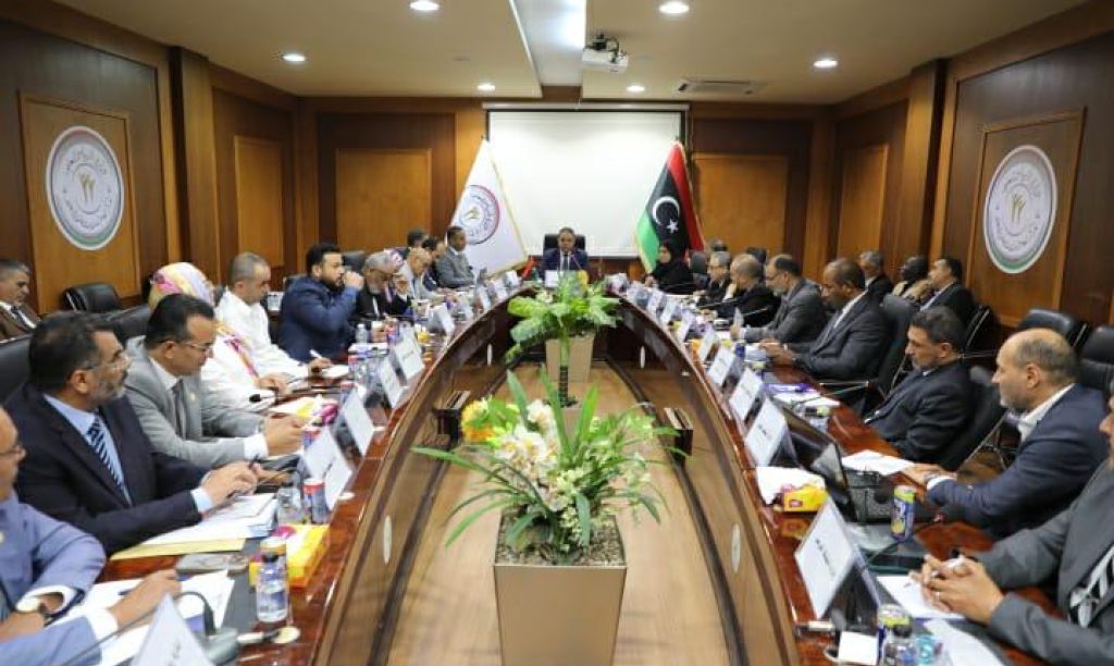 العابد يترأس الاِجتماع العادي الثالث للوزارة