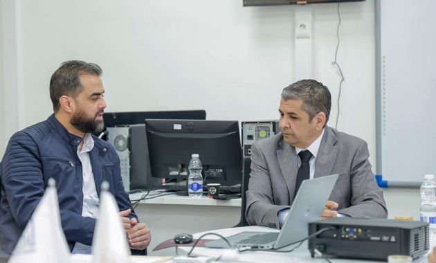 استمرار تنفيذ الورش التدريبية لتطوير مهارات معلمي اللغة الانجليزية