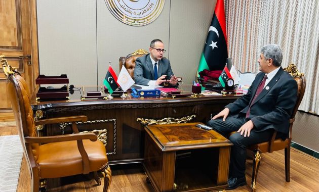 مصلحة المرافق التعليمية تعقد اجتماعًا لوضع الآليات التنفيذية لخطة الــ 100 يوم التي أطلقها الوزير