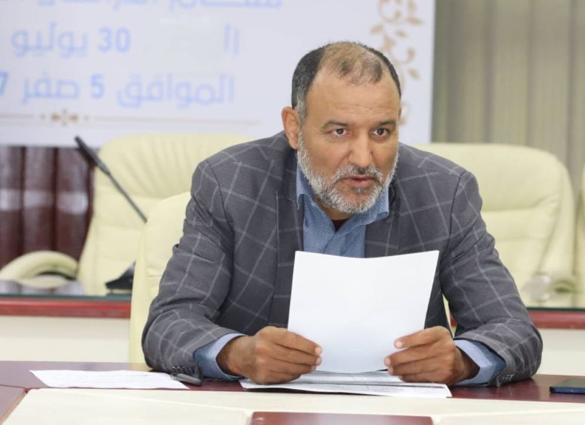 مدير المركز الوطني للامتحانات يعقد اجتماعًا بمديري الإدارات والمكاتب بالمركز