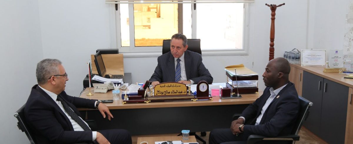 إدارة الموارد البشرية تستضيف لقاءً لتعزيز الشراكة التدريبية ضمن خطة الـ100 يوم