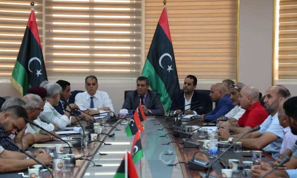 وَزِير التَّربية والتَّعليم يلتقِي بِمخاتير محلات بلدِية بنغازي الكُبرى