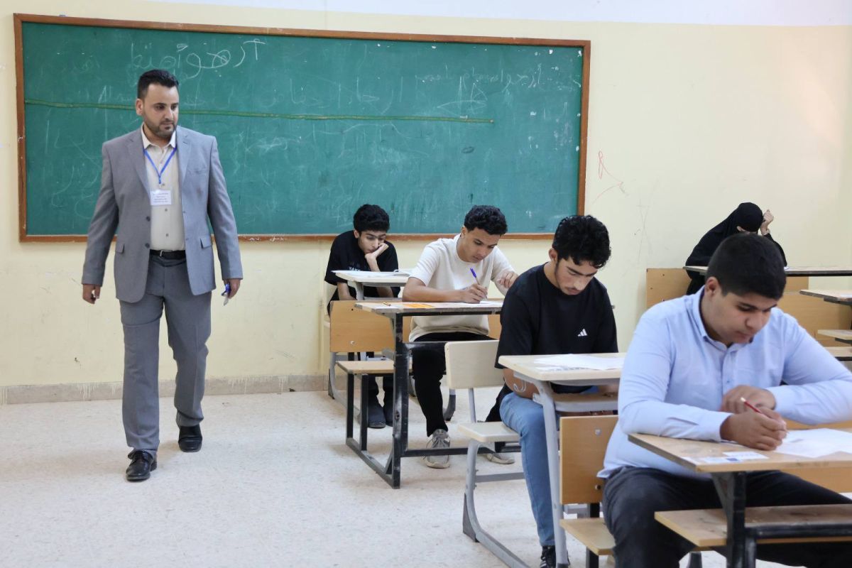 أكثر من 128 ألف طالب وطالبة يؤدون امتحانات شهادة إتمام مرحلة التعليم الثانوي - وزارة التربية والتعليم أكثر من 128 ألف طالب وطالبة يؤدون امتحانات شهادة إتمام مرحلة التعليم الثانوي