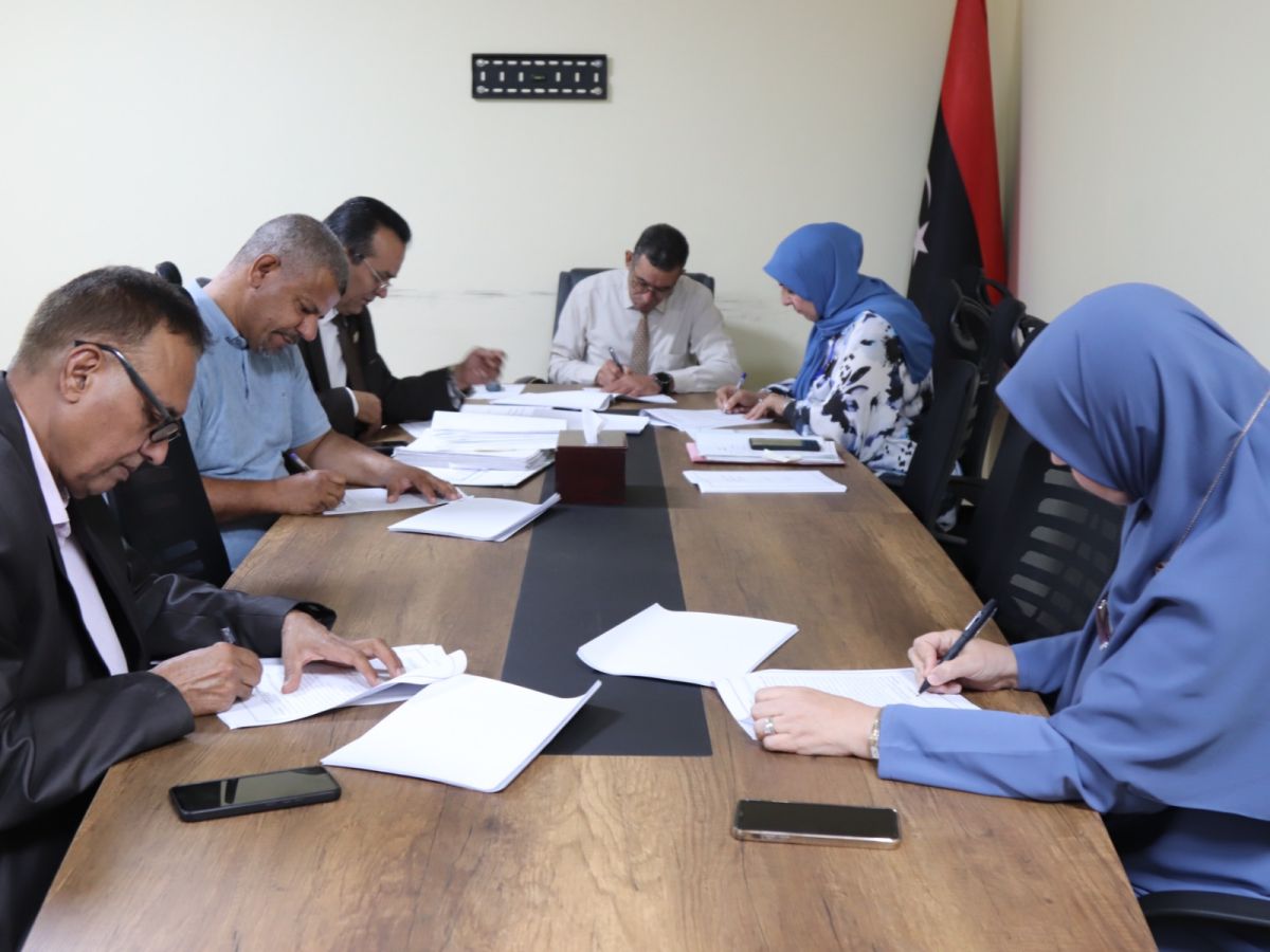 لجنة شؤون المعلمين تناقش المحضر العاشر برئاسة وكيل الوزارة لشؤون المراقبات
