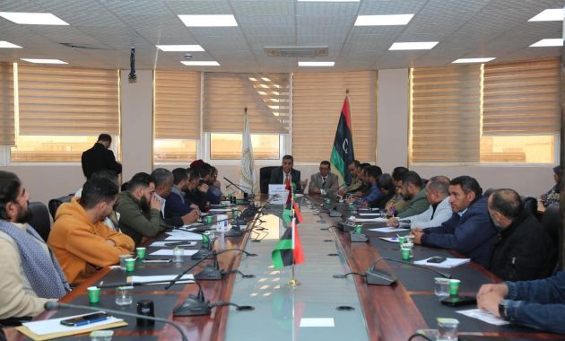 الوزير يعقد اجتماعًا لمناقشة الاستعدادات لامتحانات الشهادة الثانوية