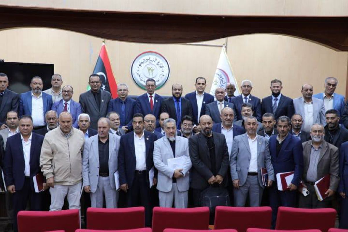 بمشاركة 52 مراقبًا الوزارة تختتم ورشة عمل تدريبية حول تطوير الأداء الإداري والتقني لمراقبي التربية والتعليم بالبلديات