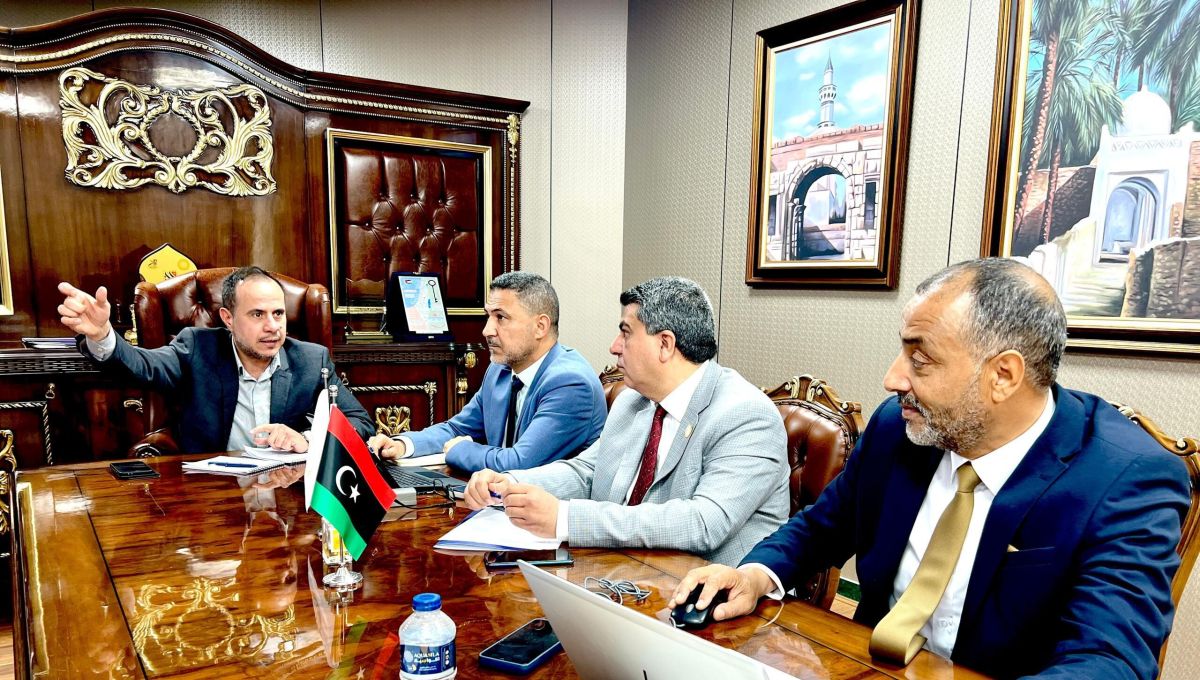 الوزير يعقد اجتماعًا مع فريق عمل مشروع تعزيز مكانة ليبيا ضمن مؤشرات جودة التعليم الدولية
