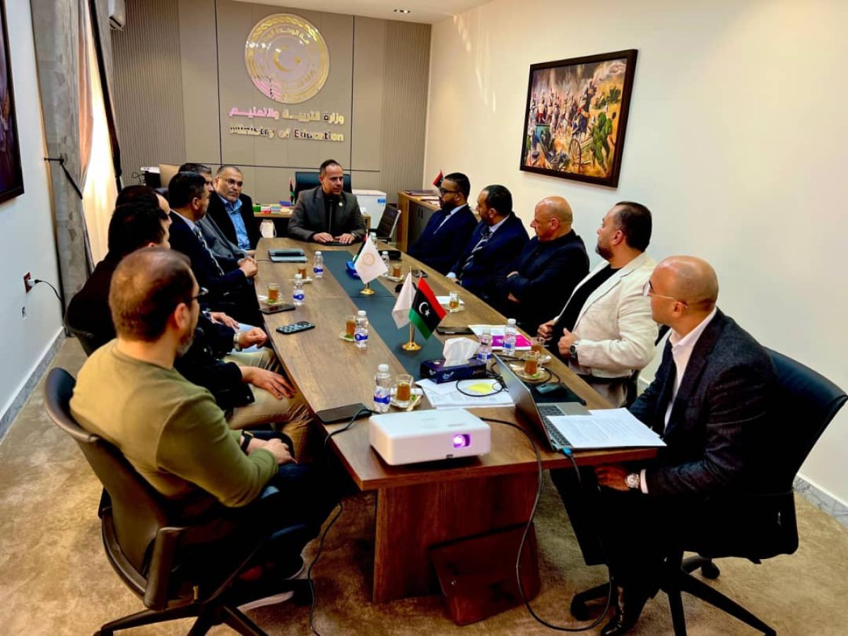 لدعم التحول الرقمي الوزير يعقد اجتماعًا مع شركة ليبيانا
