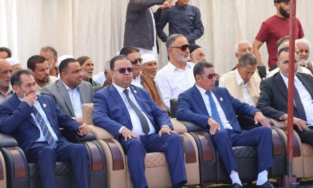 الوزارة تستلم شحنة من المقاعد الدراسية الجديدة