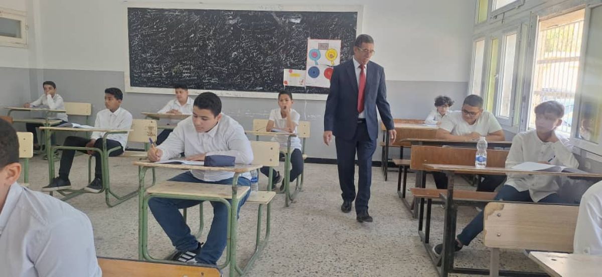 وكيل الوزارة لشؤون المراقبات يتابع سير الامتحانات النهائية لسنوات النقل بمراقبة التربية والتعليم جنزور